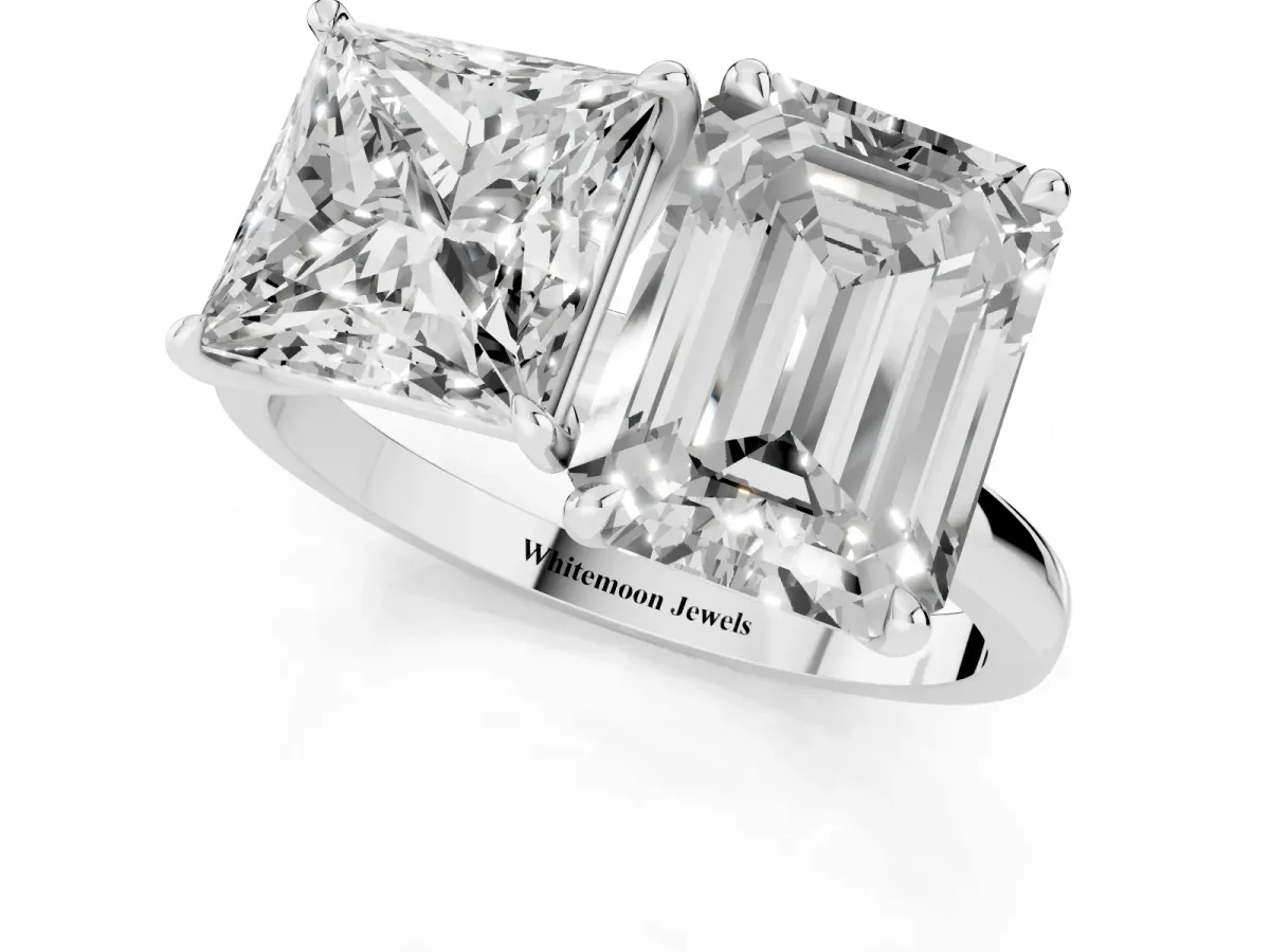 Princess Cut and Emerald Cut Toi Moi Ring with Prong Setting Platinum