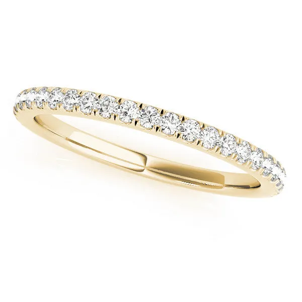 Round Cut Diamond Pavé Eternity Band with Shared Prong Setting Yellow gold