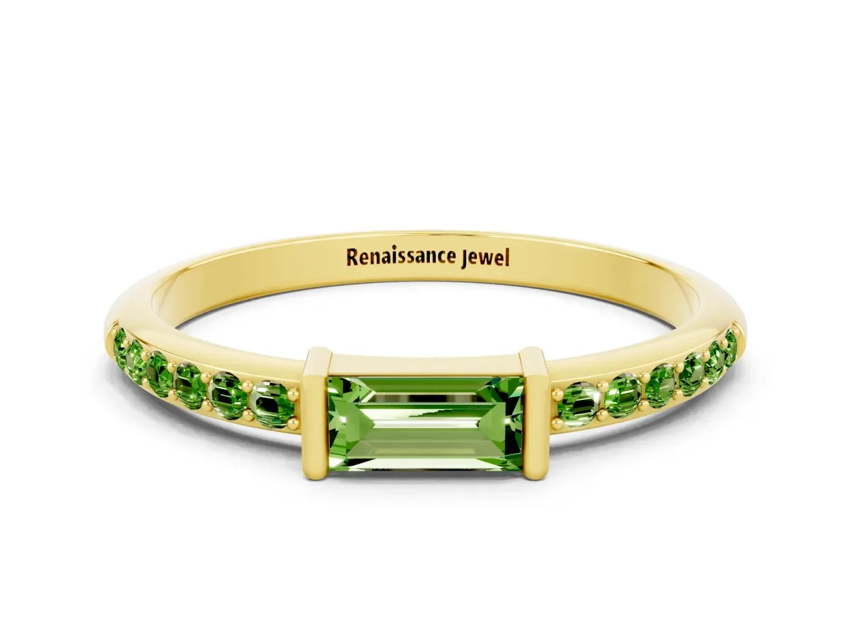 Baguette Peridot Pavé Band with Bar Setting Yellow gold