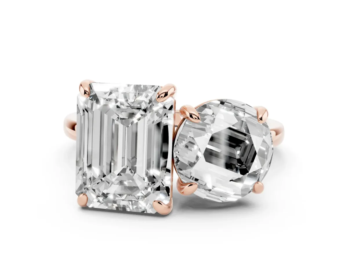 Round and Emerald Toi Moi Ring with Prong Setting and Plain Band Rose gold