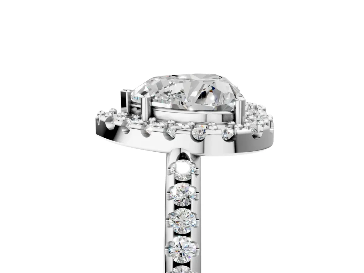Heart Cut Diamond Pavé Halo Ring with Four-Prong Setting White gold