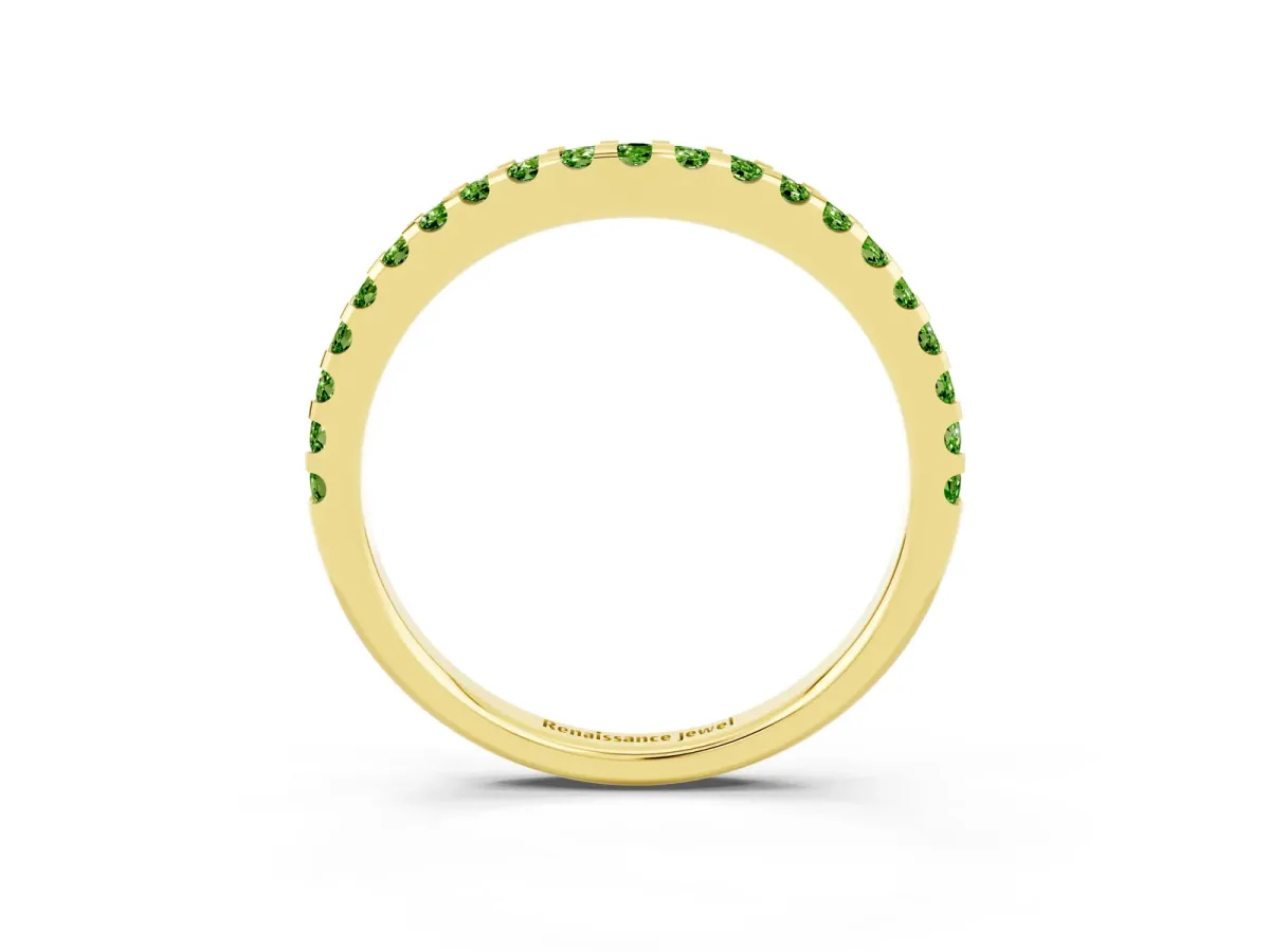 Round Peridot Pavé Curved Wedding Band Yellow gold
