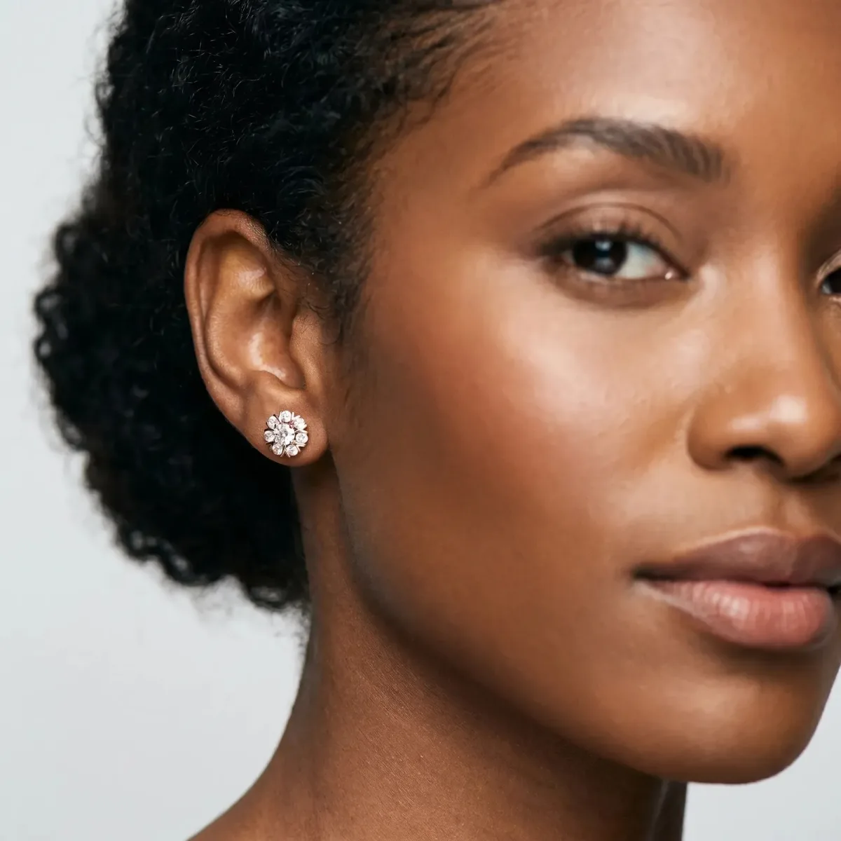 Round Cluster Diamond Stud Earrings with Prong Setting Rose gold