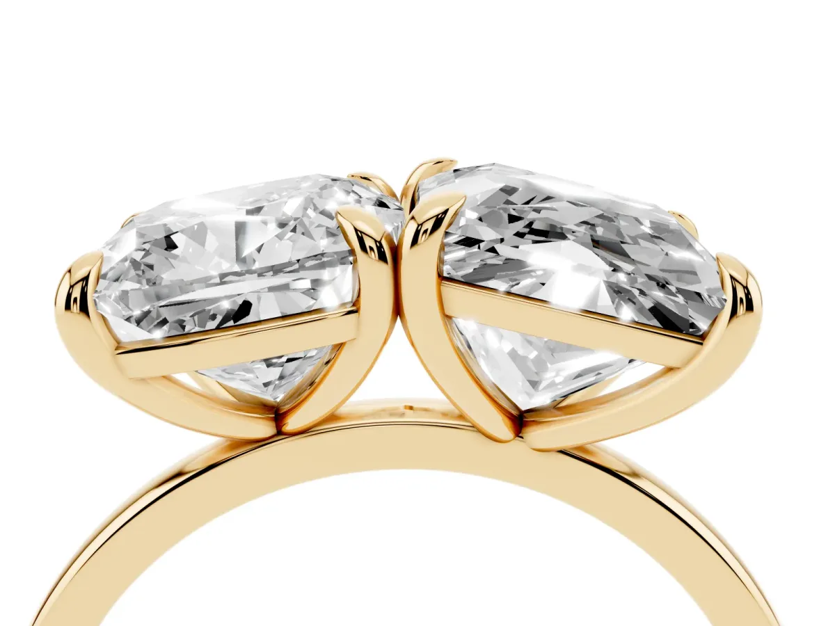 Cushion and Princess Toi Moi Ring with Prong Setting and Plain Band Yellow gold
