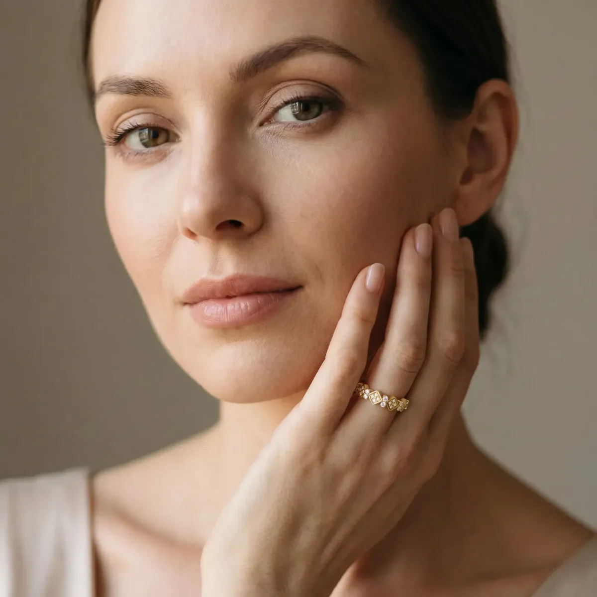 Pavé Cushion Diamond Cluster Eternity Band with Prong Setting Yellow gold
