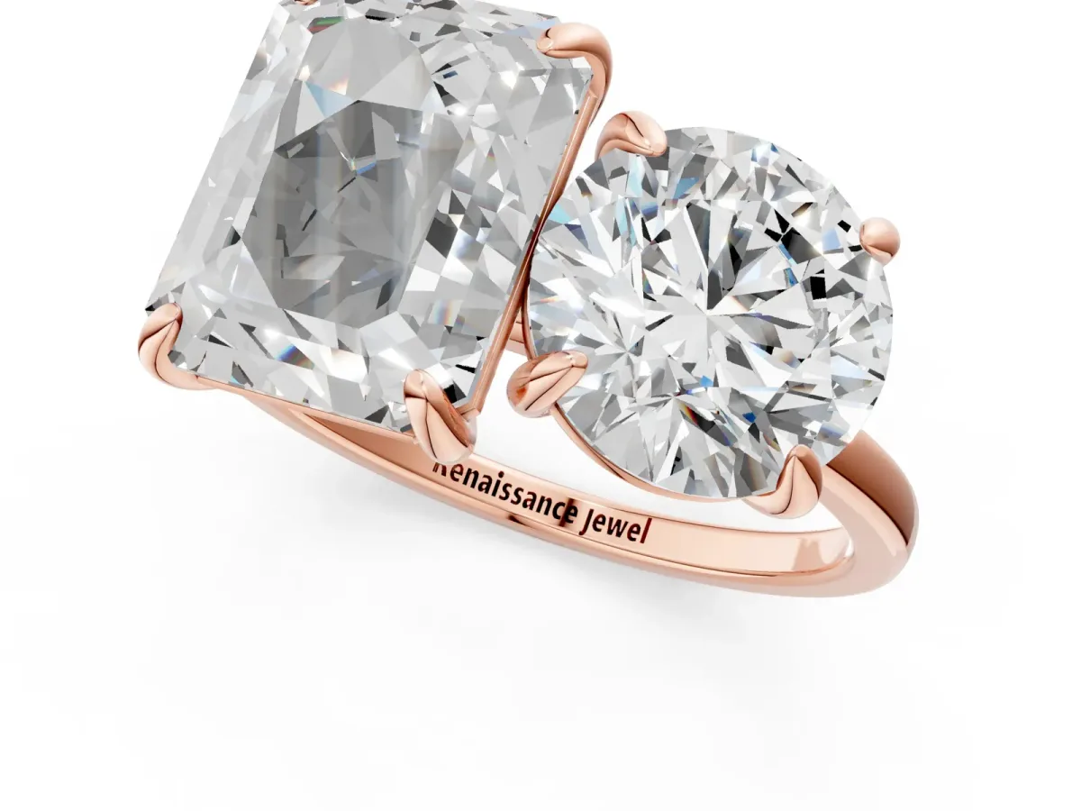 Round and Emerald Toi Moi Ring with Prong Setting and Plain Band Rose gold