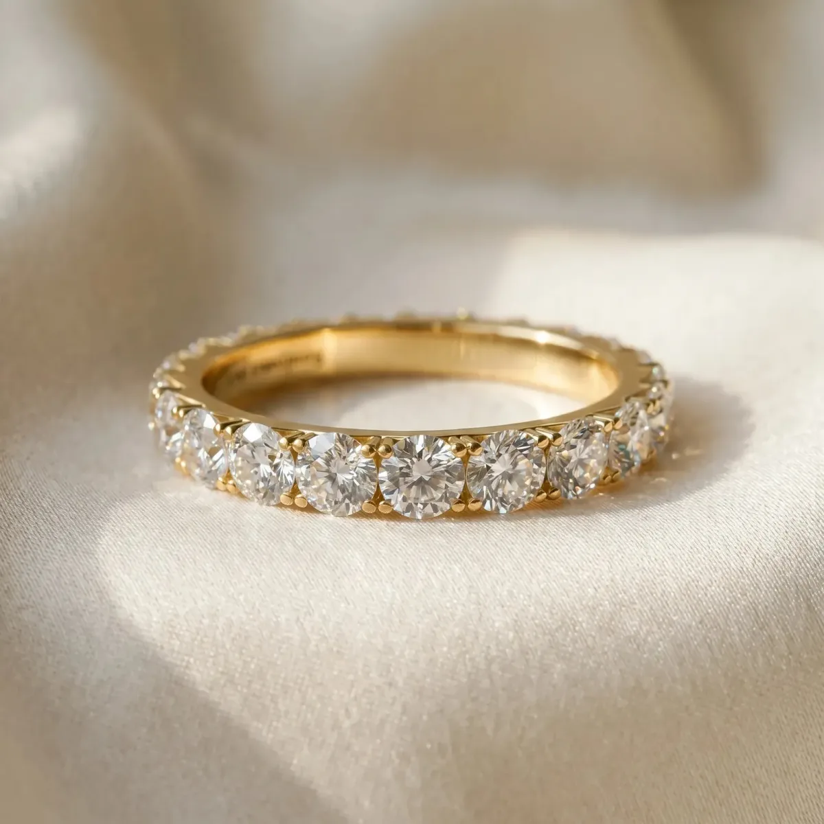 Round Diamond Eternity Band with Pavé Setting and Shared Prong Yellow gold
