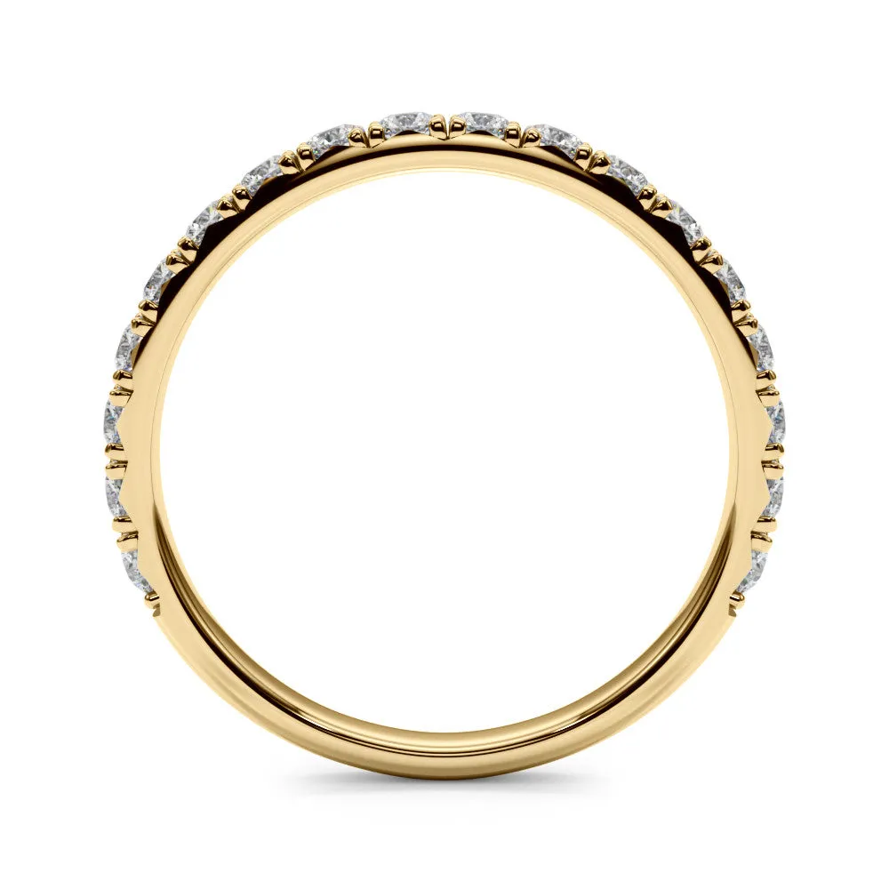 Round Cut Diamond Eternity Band with Shared Prong Setting Yellow gold