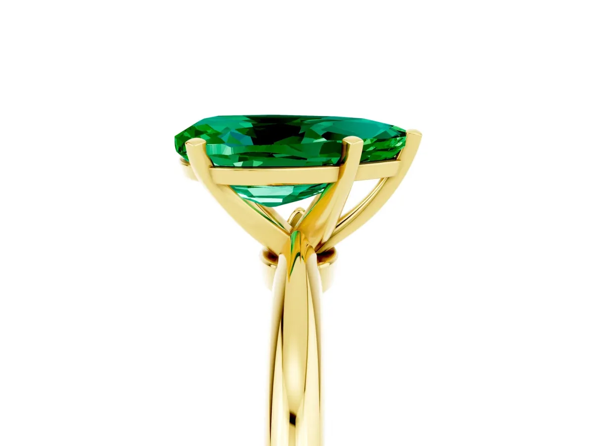 Pear Cut Emerald Solitaire Ring with Six-Prong Setting and Classic Band Yellow gold