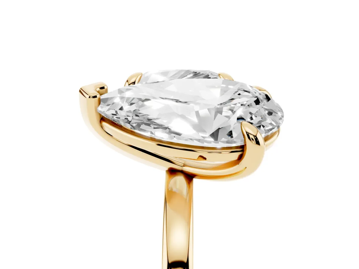 Pear and Cushion Toi Moi Ring with Prong Setting and Plain Band Yellow gold