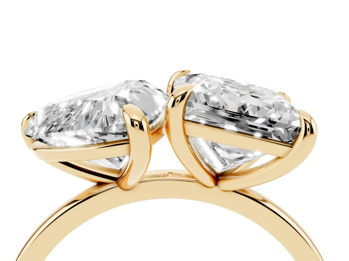 Heart and Princess Toi Moi Ring with Prong Setting and Plain Band Yellow gold