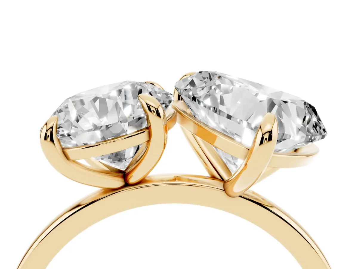 Round and Heart Toi Moi Ring with Prong Setting and Plain Band Yellow gold