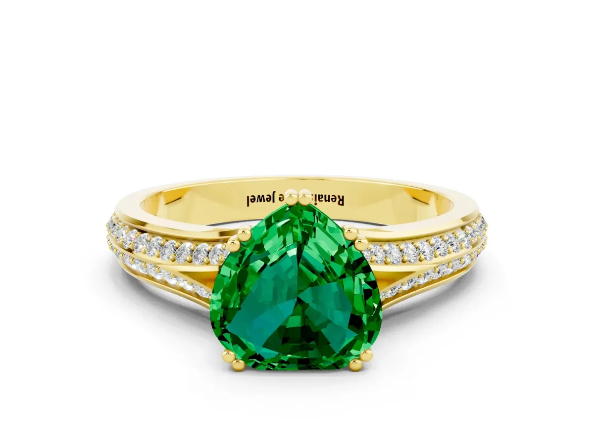 Heart Cut Emerald Split Shank Engagement Ring with Pavé Band Yellow gold