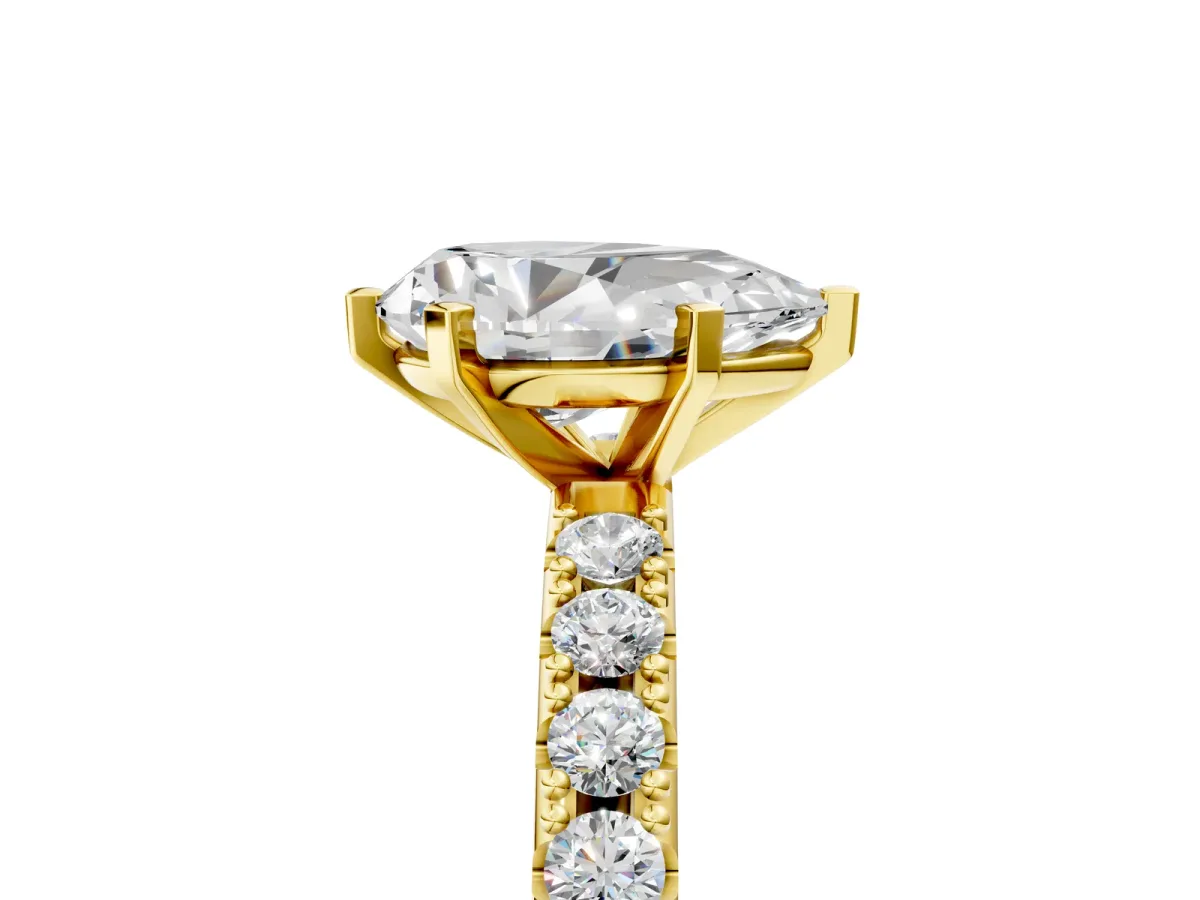 Pear Cut Diamond Solitaire Pavé Band with Four-Prong Setting Yellow gold