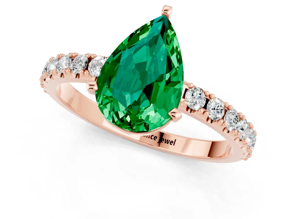 Pear Cut Emerald Solitaire Pavé Band with Four-Prong Setting Rose gold