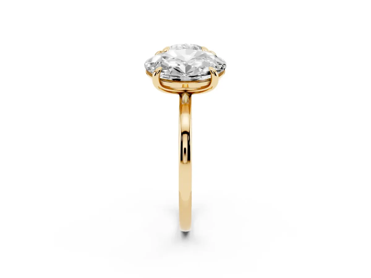 Round and Oval Toi Moi Ring with Prong Setting and Plain Band Yellow gold