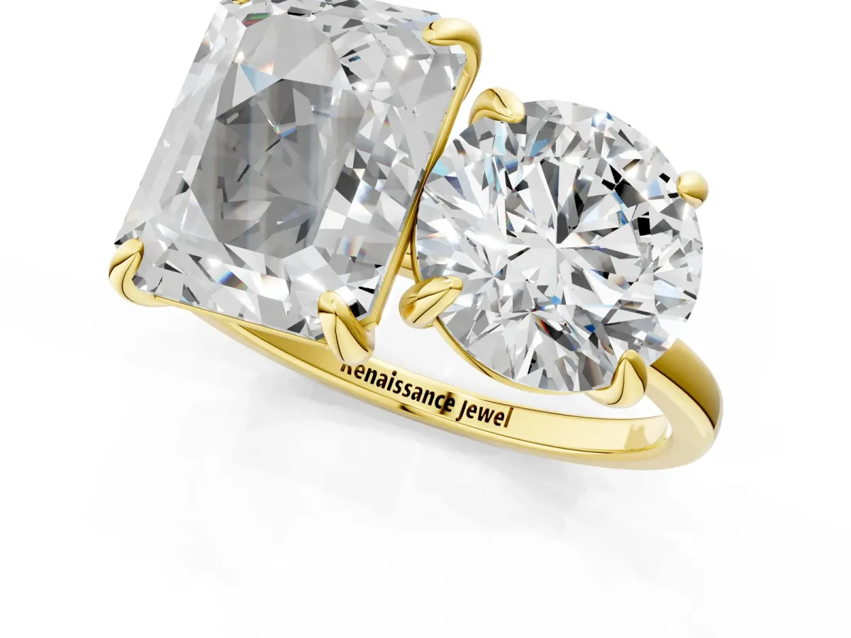Round and Emerald Toi Moi Ring with Prong Setting and Plain Band Yellow gold