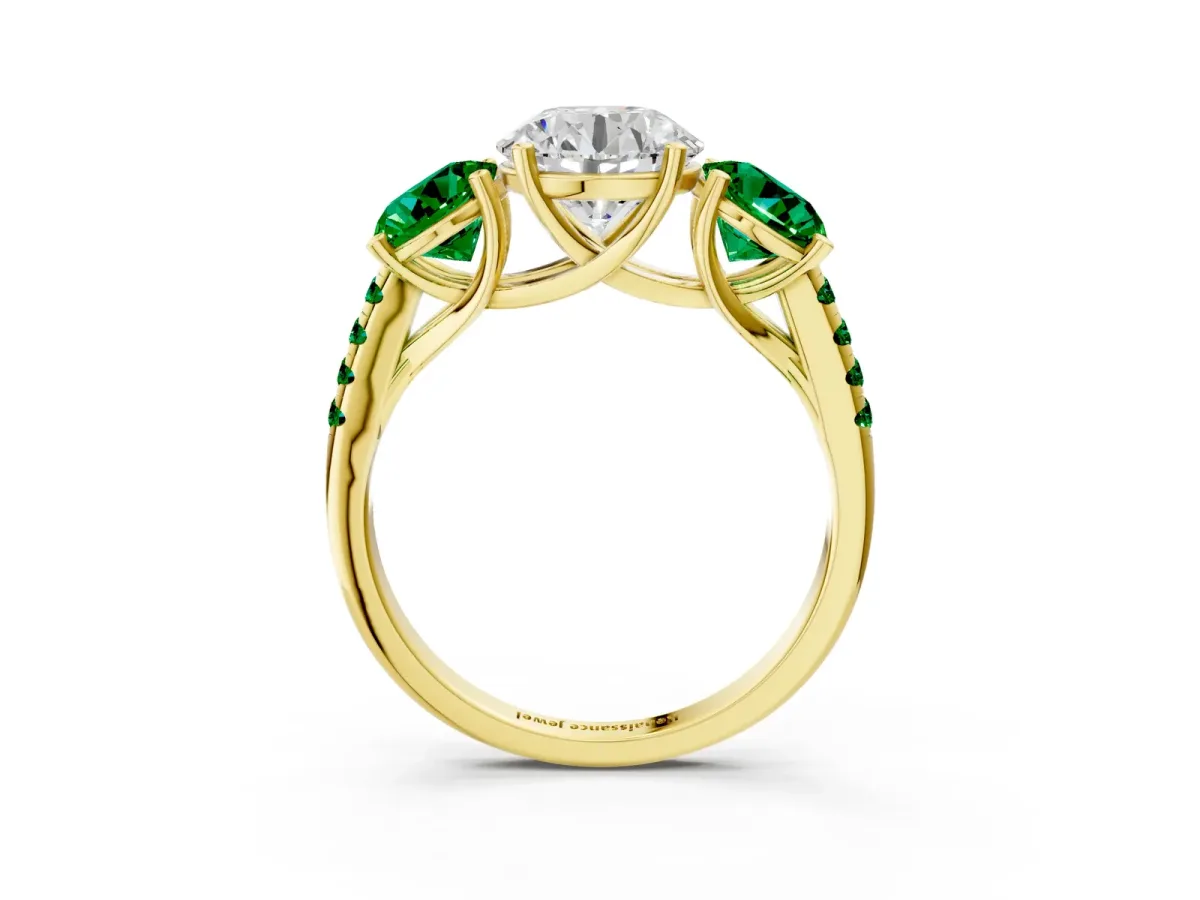 Three-Stone Round Cut Diamond Ring with Round Emerald Pavé Band and Prong Setting Yellow gold