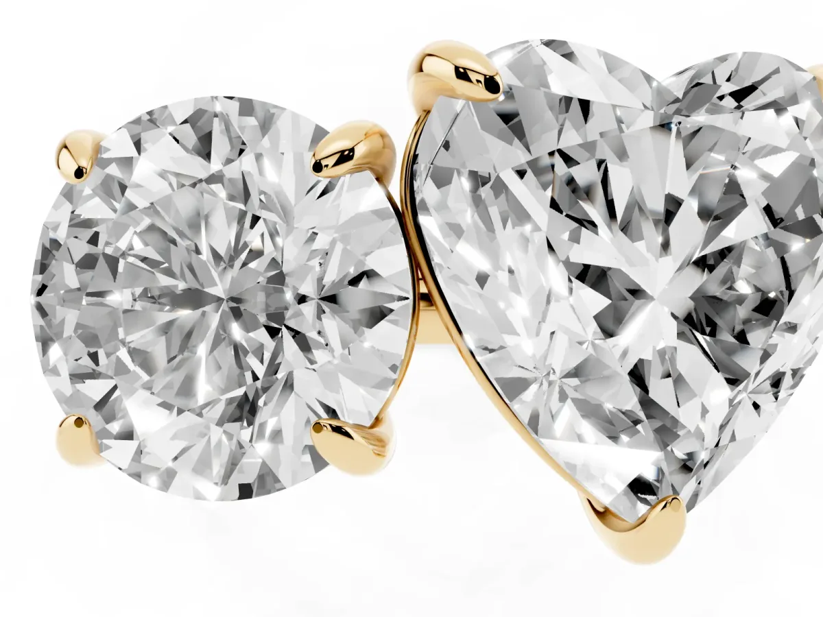 Round and Heart Toi Moi Ring with Prong Setting and Plain Band Yellow gold