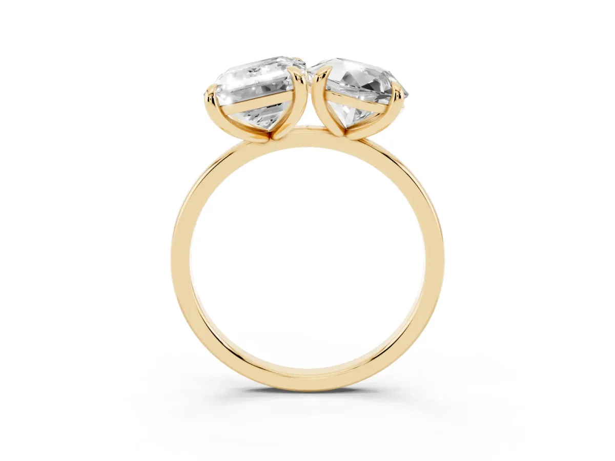 Round and Emerald Toi Moi Ring with Prong Setting and Plain Band Yellow gold