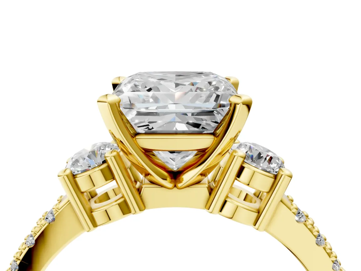 Princess Cut Cut Three-Stone Diamond Pavé Band with Prong Setting Yellow gold
