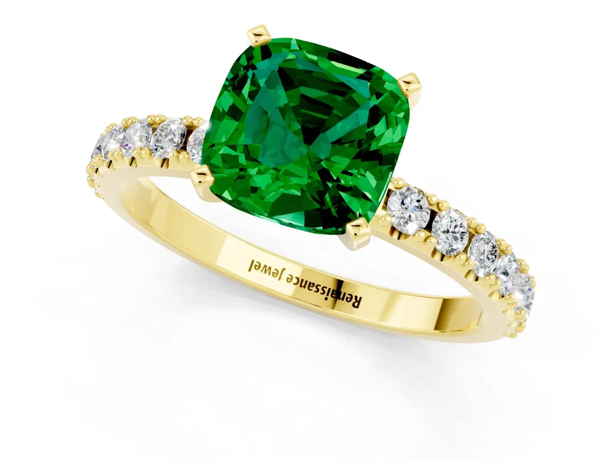 Cushion Cut Emerald Solitaire Pavé Band with Four-Prong Setting Yellow gold