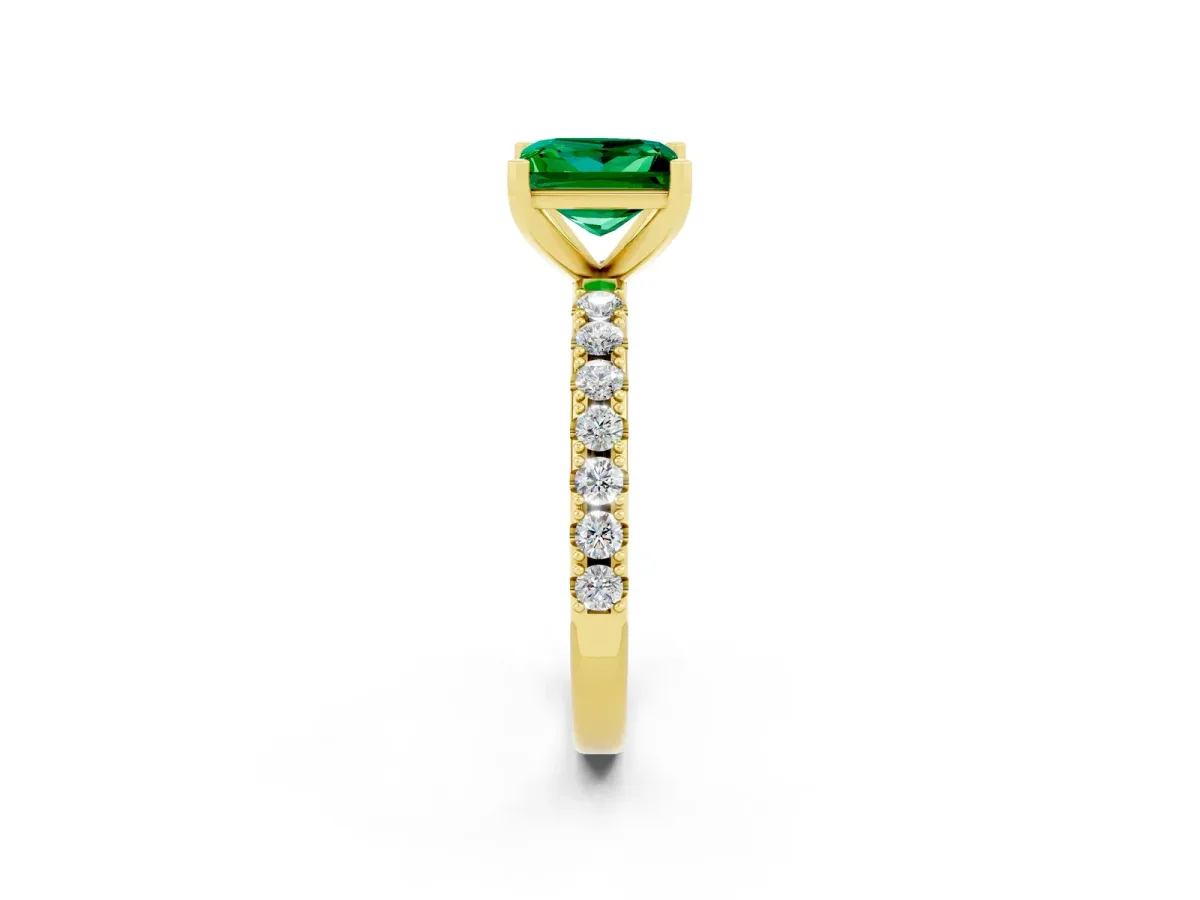 Princess Cut Emerald Solitaire Pavé Band with Four-Prong Setting Yellow gold