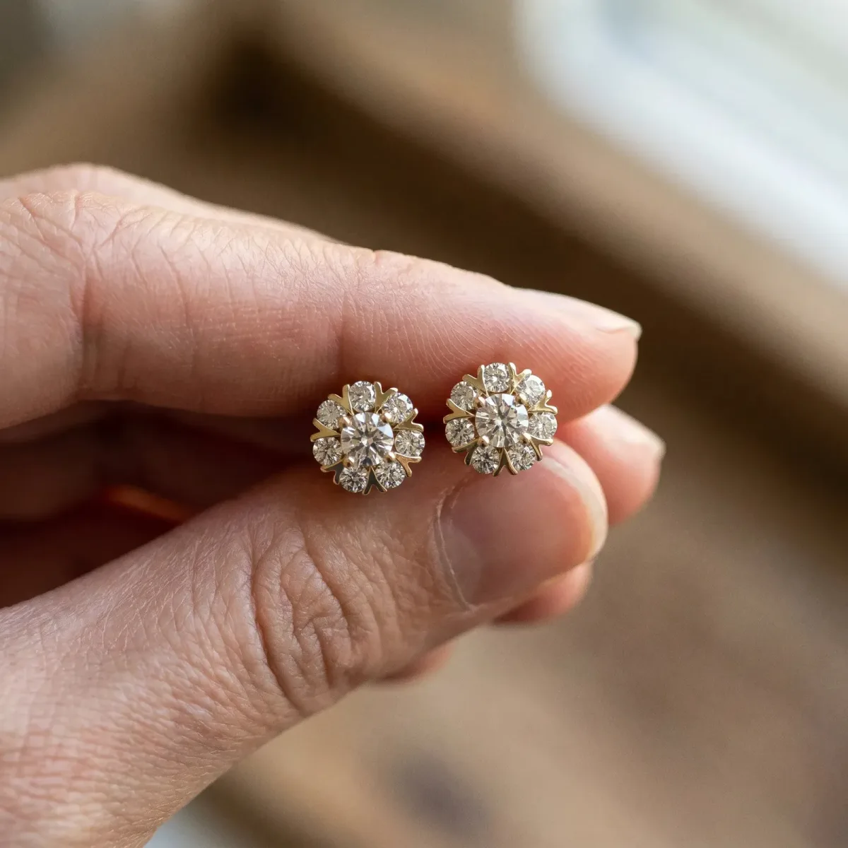 Round Cluster Diamond Stud Earrings with Prong Setting Yellow gold