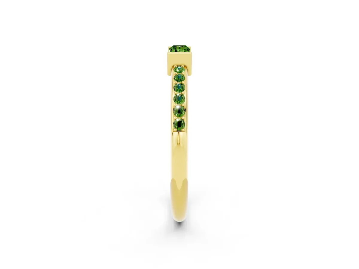 Baguette Peridot Pavé Band with Bar Setting Yellow gold