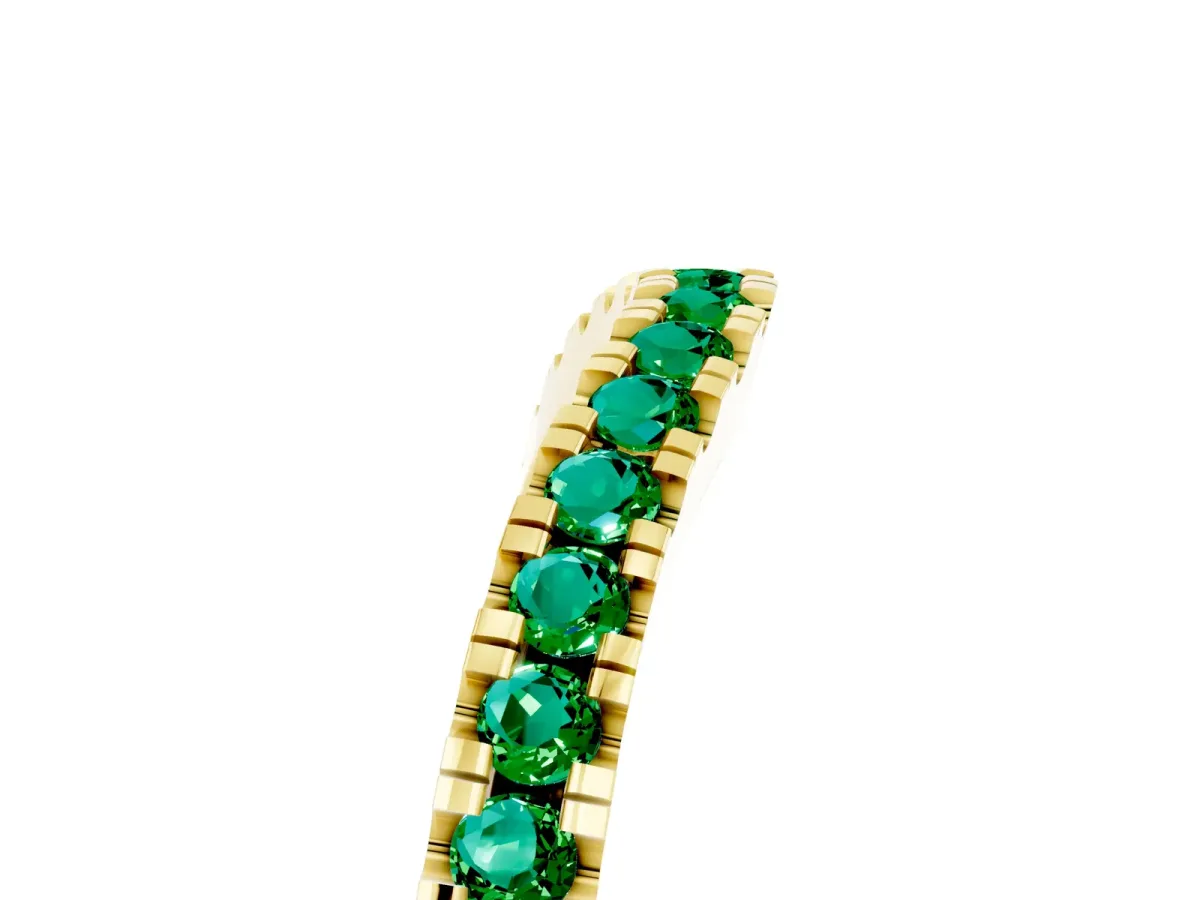 Round Emerald Pavé Curved Band with Shared Prong Setting Yellow gold