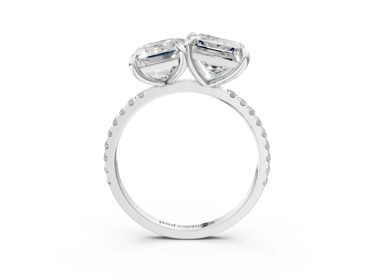 Emerald and Princess Toi Moi Ring with Prong Setting and Pave Band Silver