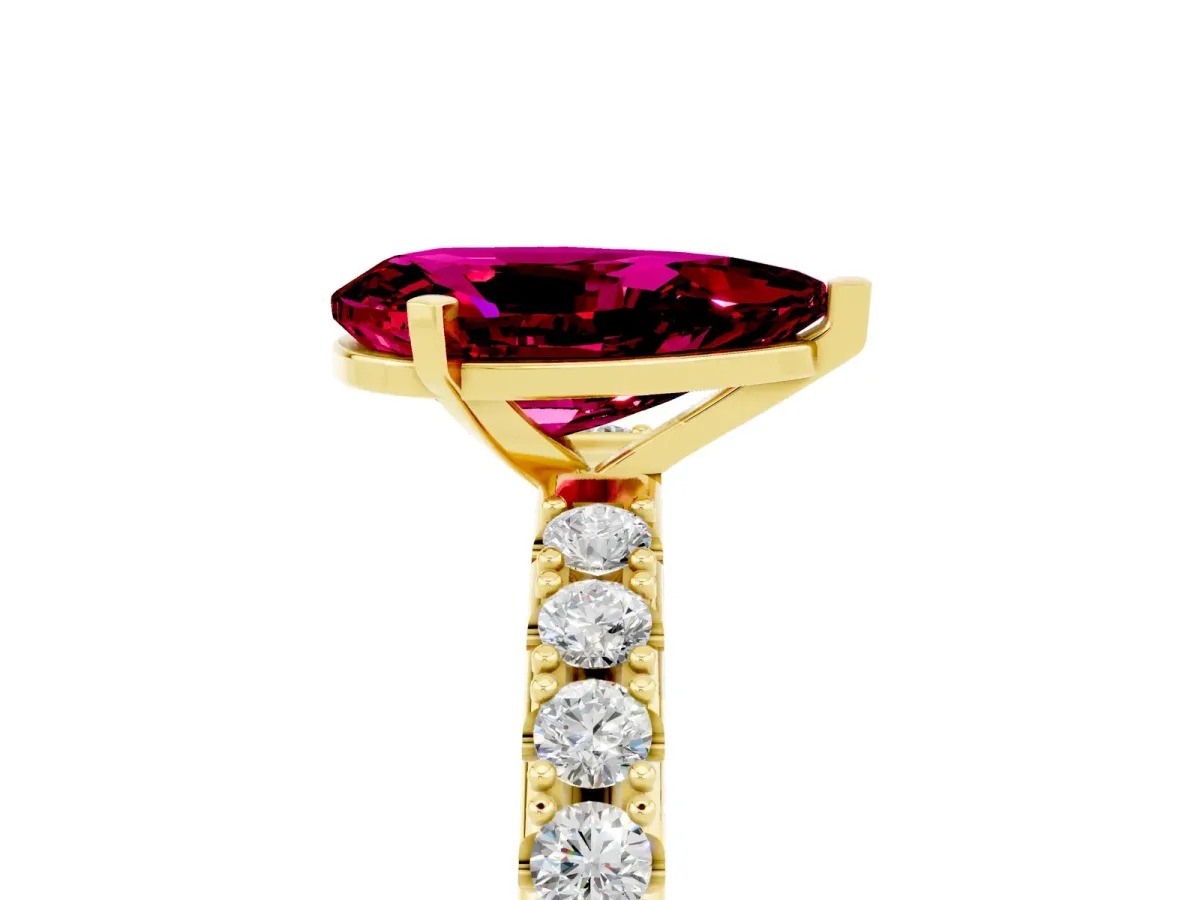 Pear Cut Garnet Solitaire Pavé Band with Four-Prong Setting Yellow gold