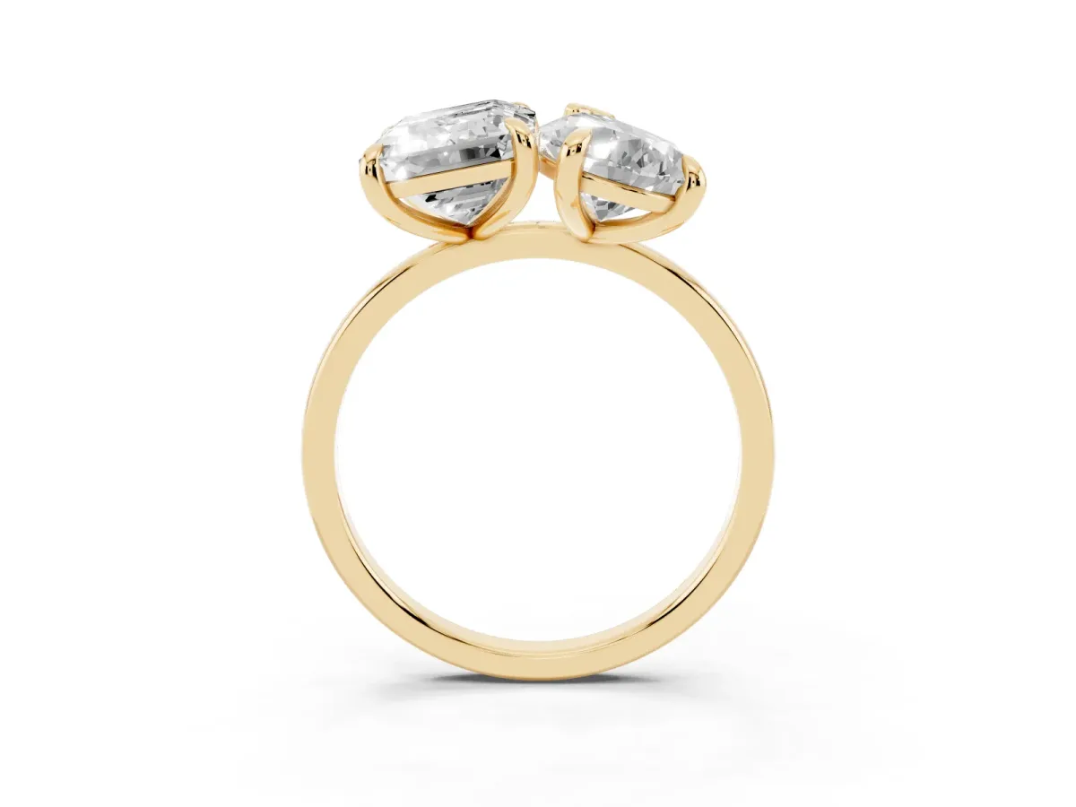 Pear and Emerald Toi Moi Ring with Prong Setting and Plain Band Yellow gold