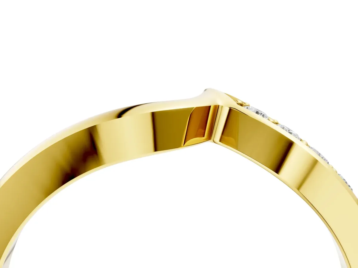 Chevron Diamond Pavé Twist Band Yellow gold
