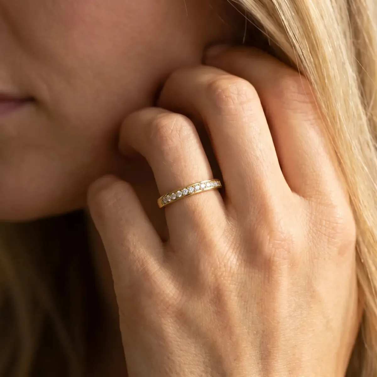 Round Diamond Half Eternity Pavé Band Yellow gold
