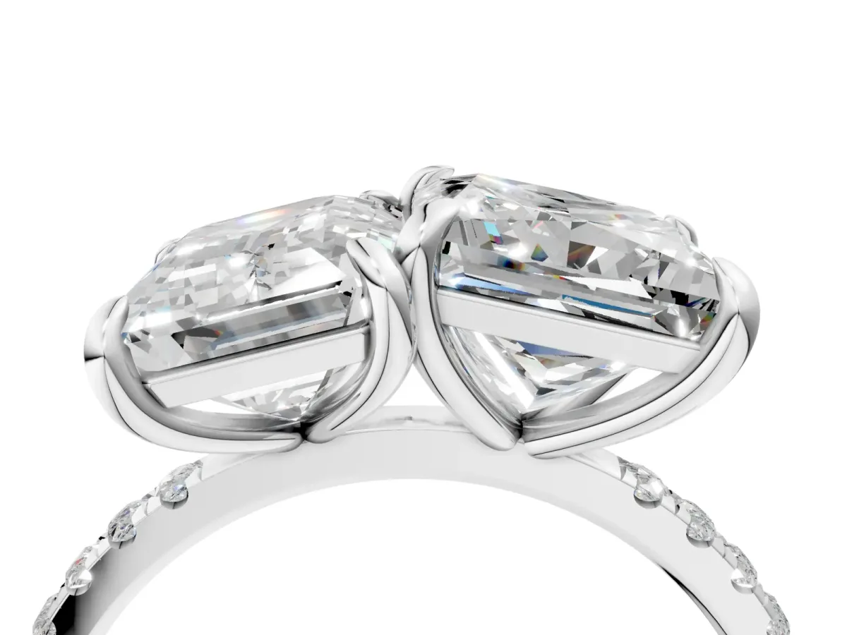 Emerald and Princess Toi Moi Ring with Prong Setting and Pave Band Silver