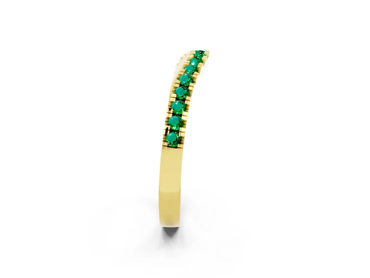 Round Emerald Pavé Curved Band with Shared Prong Setting Yellow gold