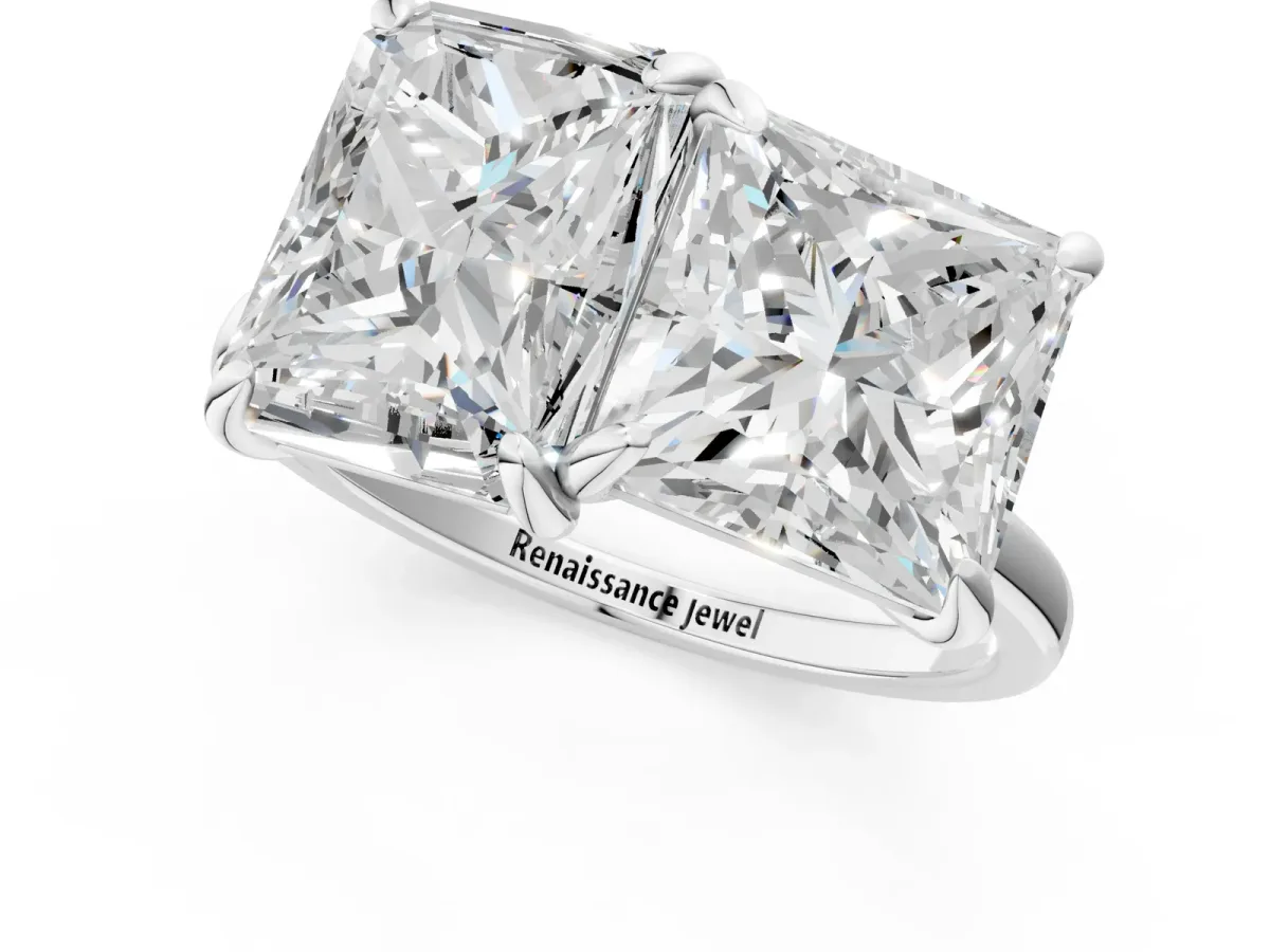 Emerald and Princess Toi Moi Ring with Prong Setting and Plain Band Silver