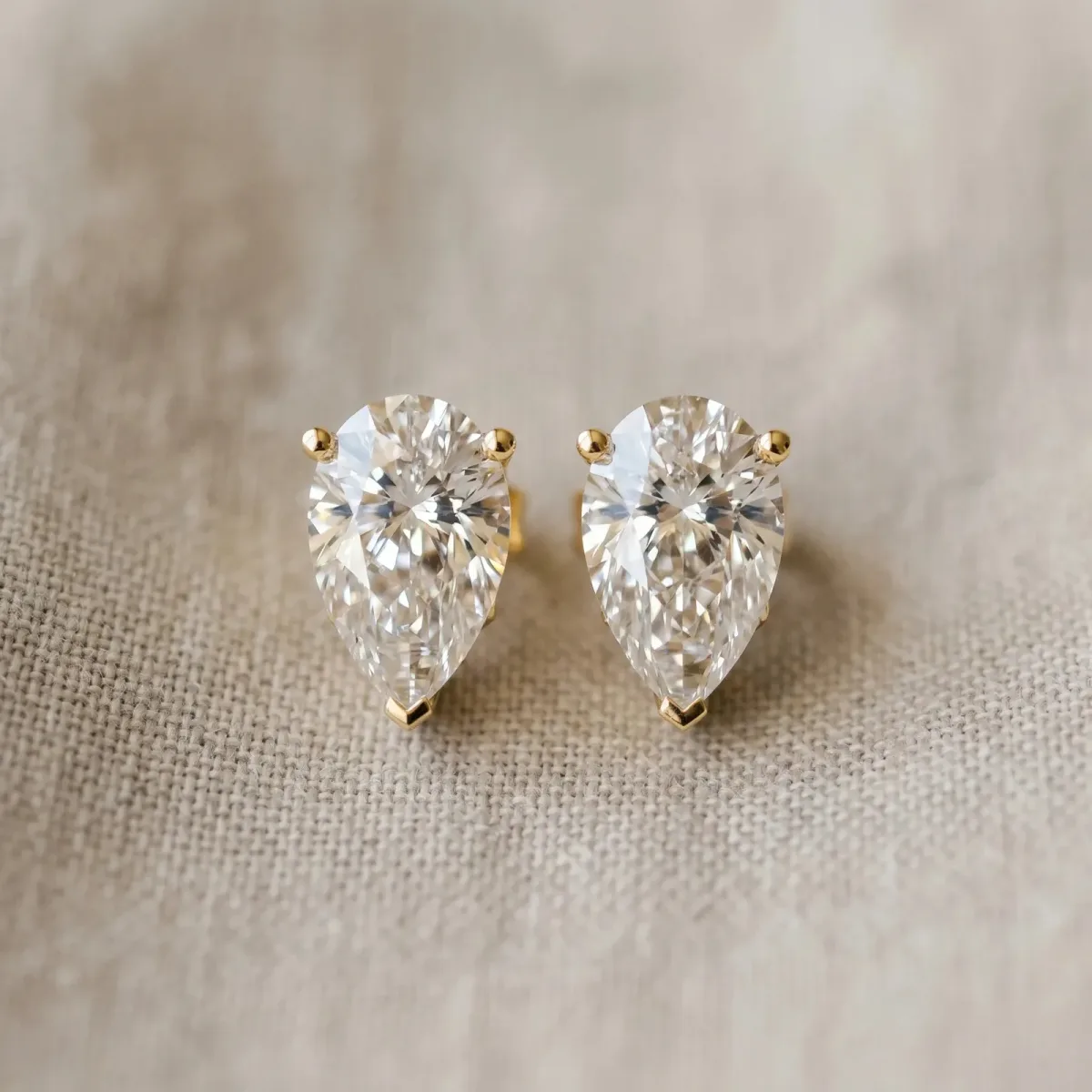 Pear Cut Diamond Stud Earrings Yellow gold