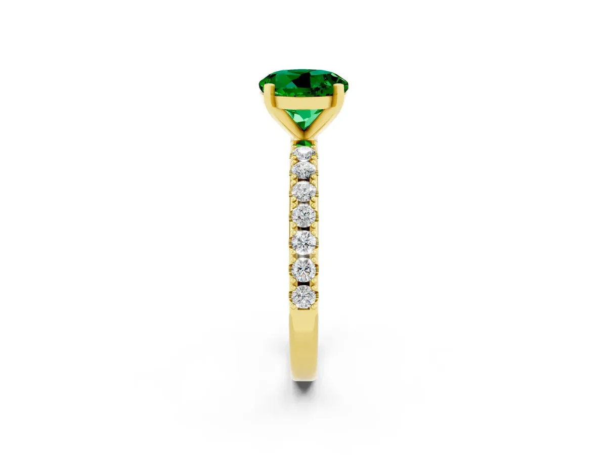 Round Cut Emerald Solitaire Pavé Band with Four-Prong Setting Yellow gold