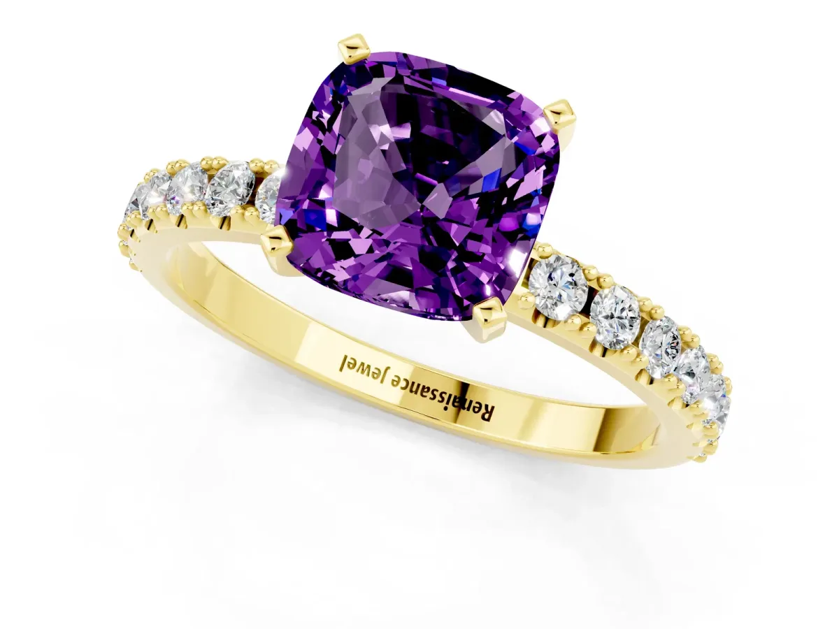 Cushion Cut Amethyst Solitaire Pavé Band with Four-Prong Setting Yellow gold