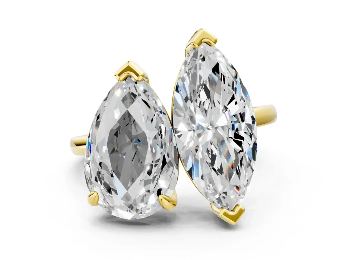 Pear and Radiant Toi Moi Ring with Prong Setting and Plain Band Yellow gold