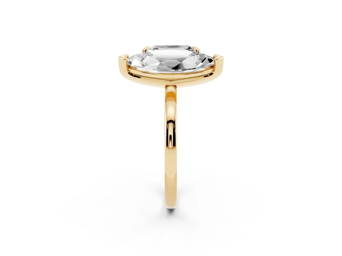 Emerald and Marquise Toi Moi Ring with Prong Setting and Plain Band Yellow gold