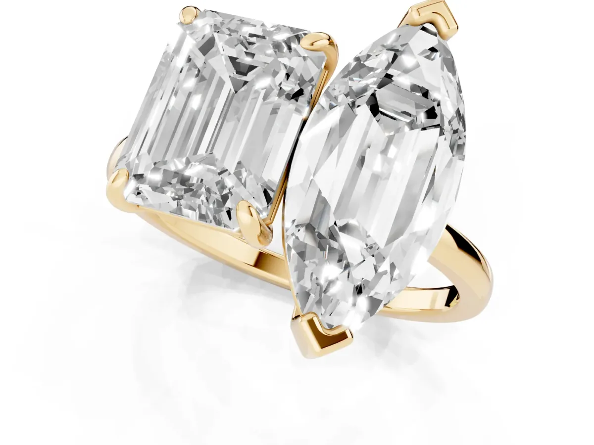 Emerald and Marquise Toi Moi Ring with Prong Setting and Plain Band Yellow gold