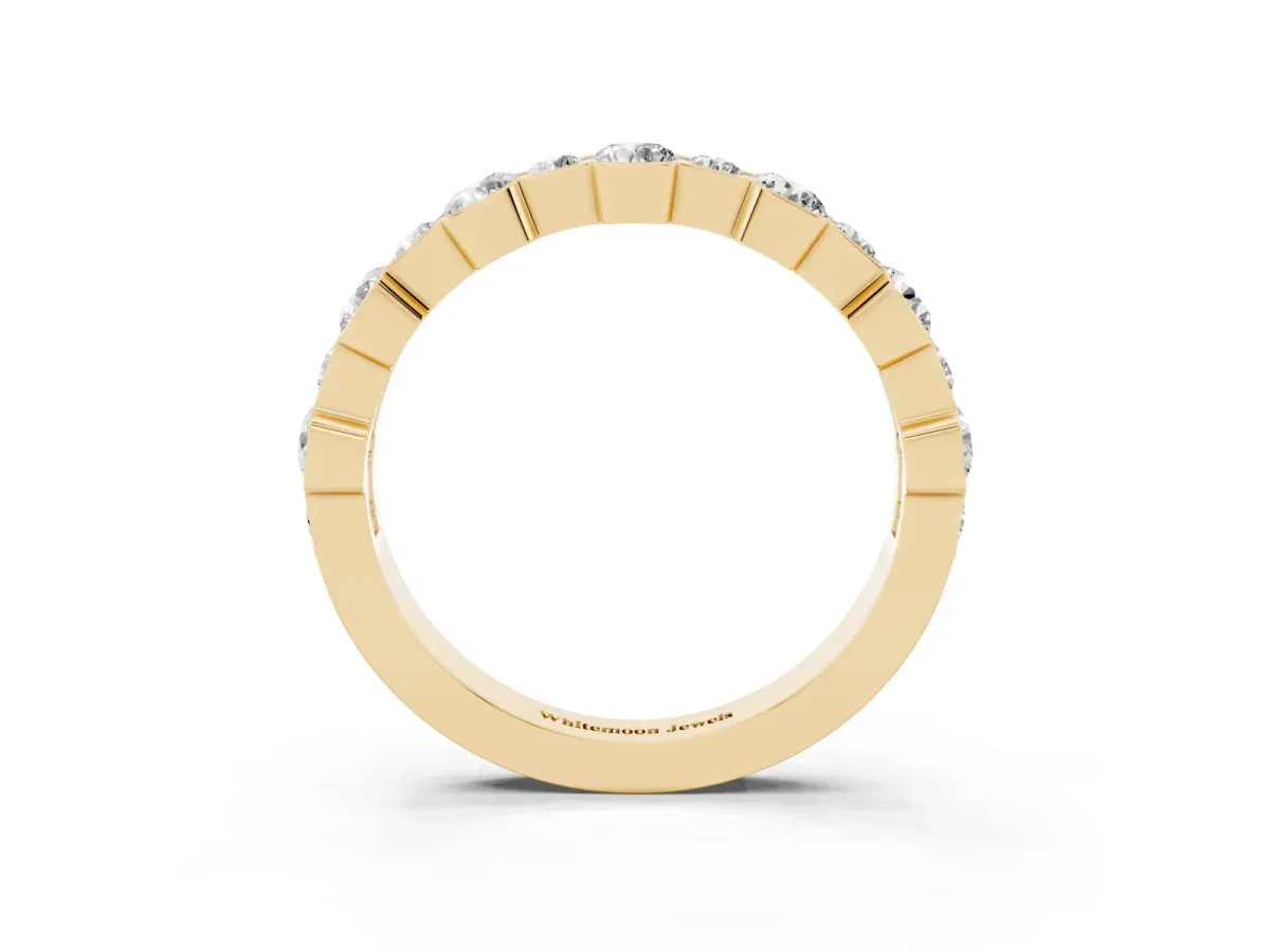 Round Diamond Promise Ring with Round Diamond Accents Yellow gold