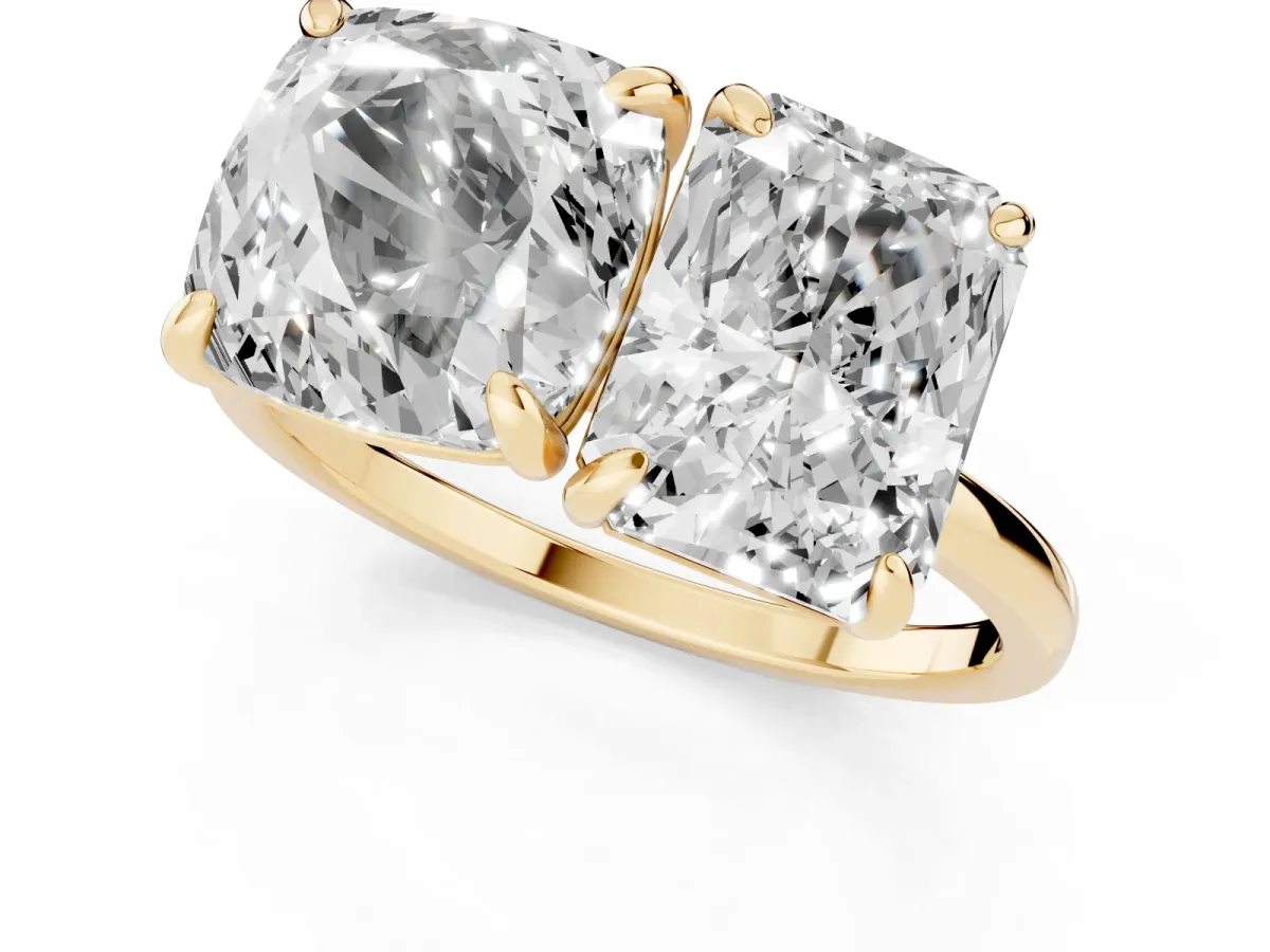 Cushion and Radiant Toi Moi Ring with Prong Setting and Plain Band Yellow gold