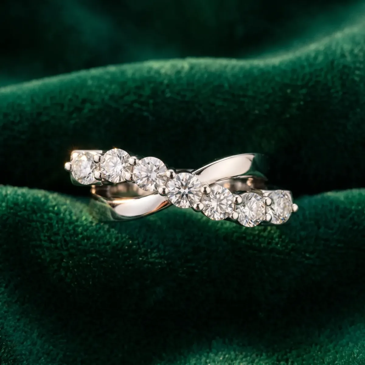 Round Diamond Prong-Set Crossover Band Platinum