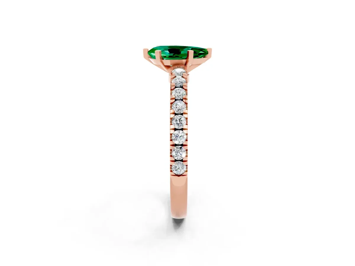 Pear Cut Solitaire Emerald with Pavé Band and Four-Prong Setting Rose gold