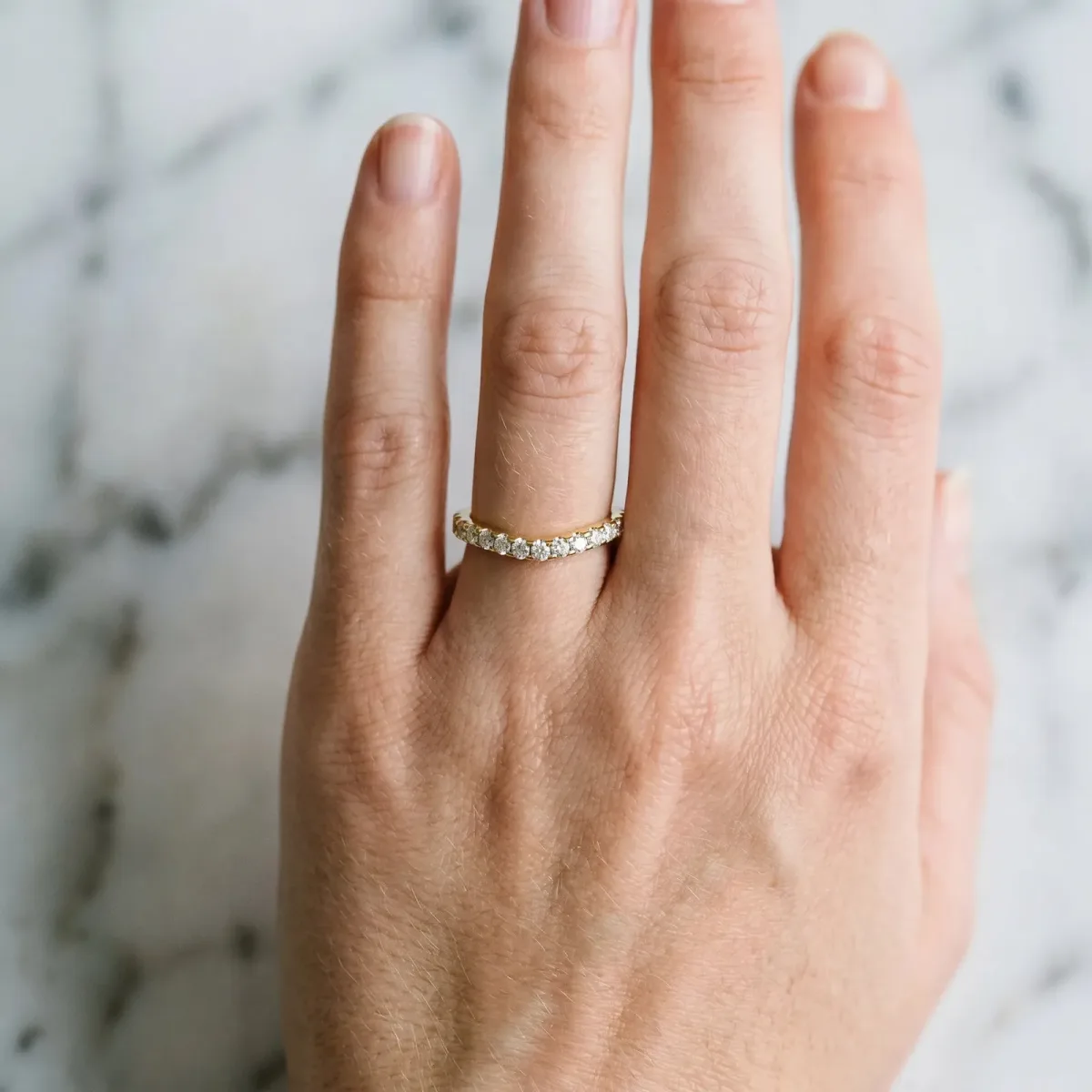 Round Diamond Pavé Curved Wedding Band Yellow gold