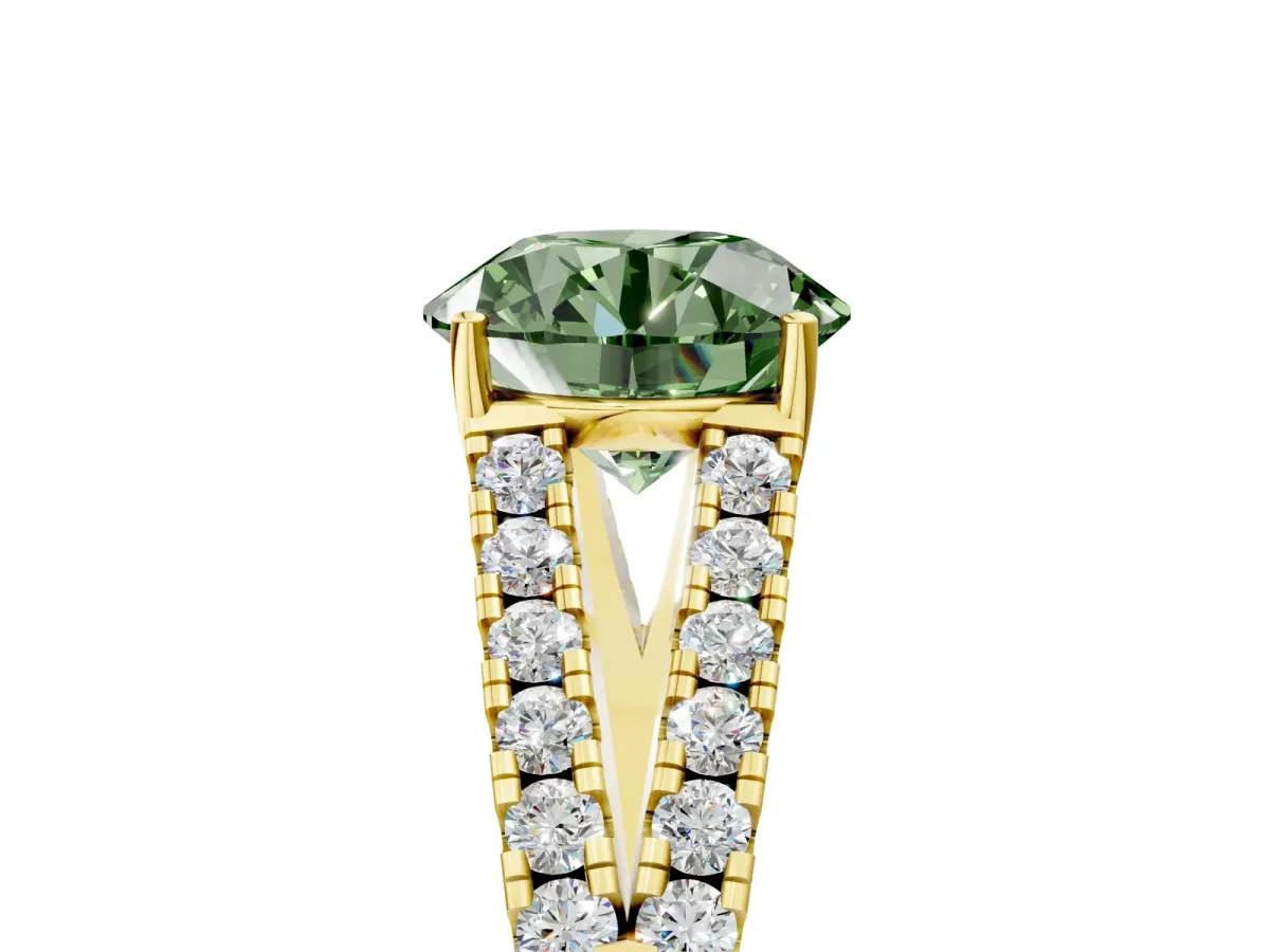 Fancy Green Round Cut Diamond Split Shank Pavé Engagement Ring with Four-Prong Setting Yellow gold